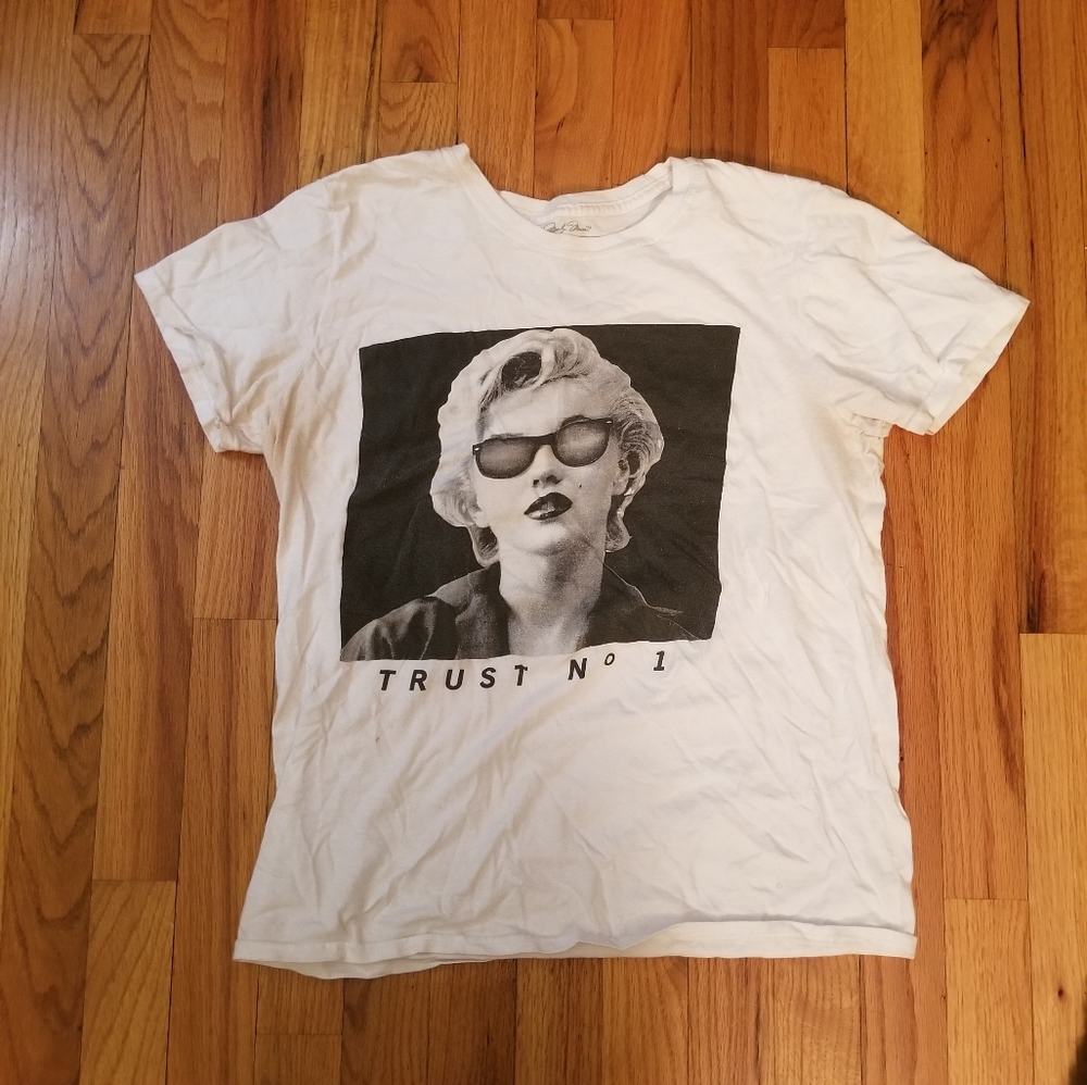 Marilyn Monroe graphic tee